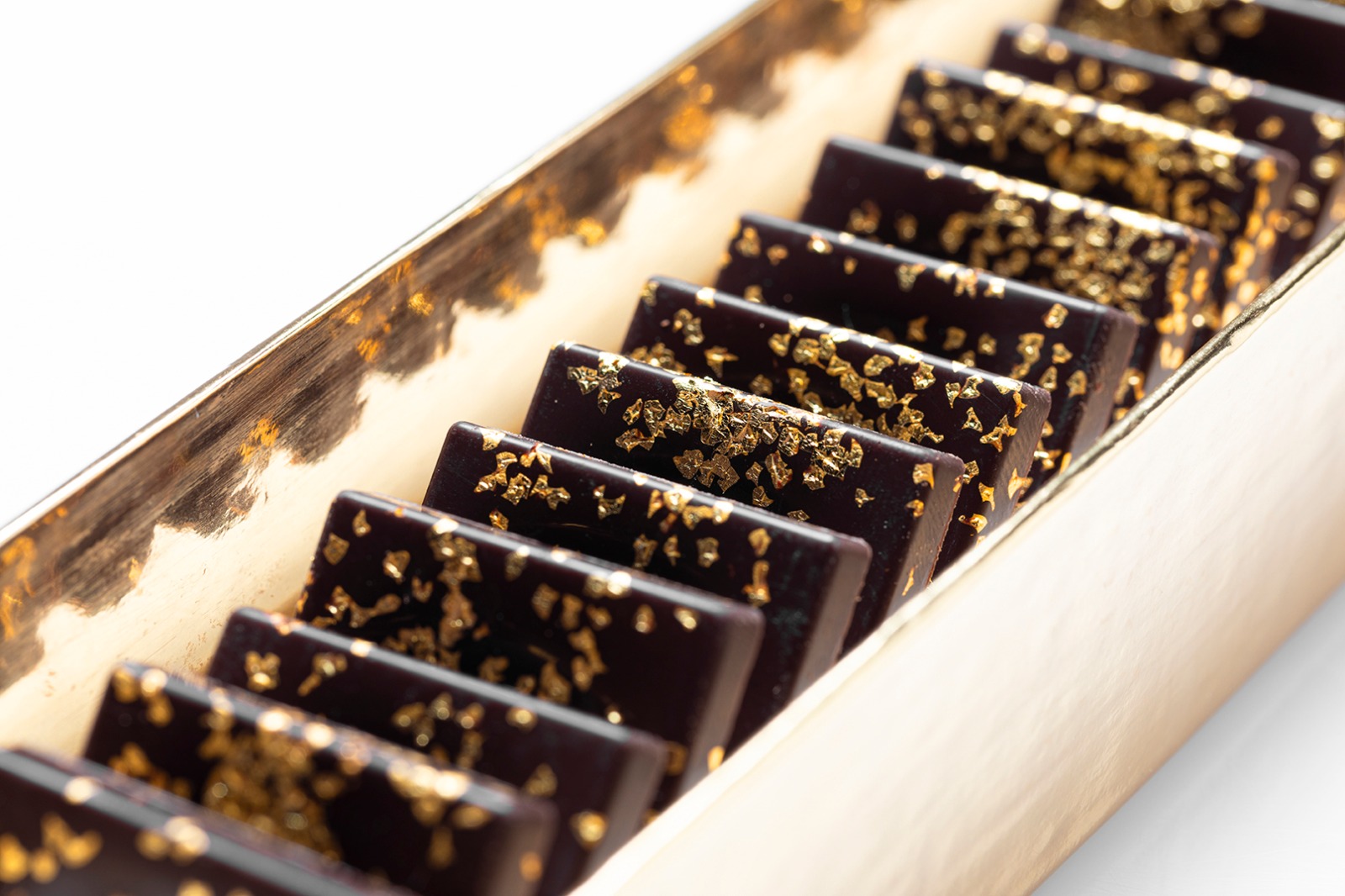 bombones para regalar en cumpleaños , navidad y acontecimientos espaciales , ideales para sorprender, regalo muy original , elegante , para maridar y compartir