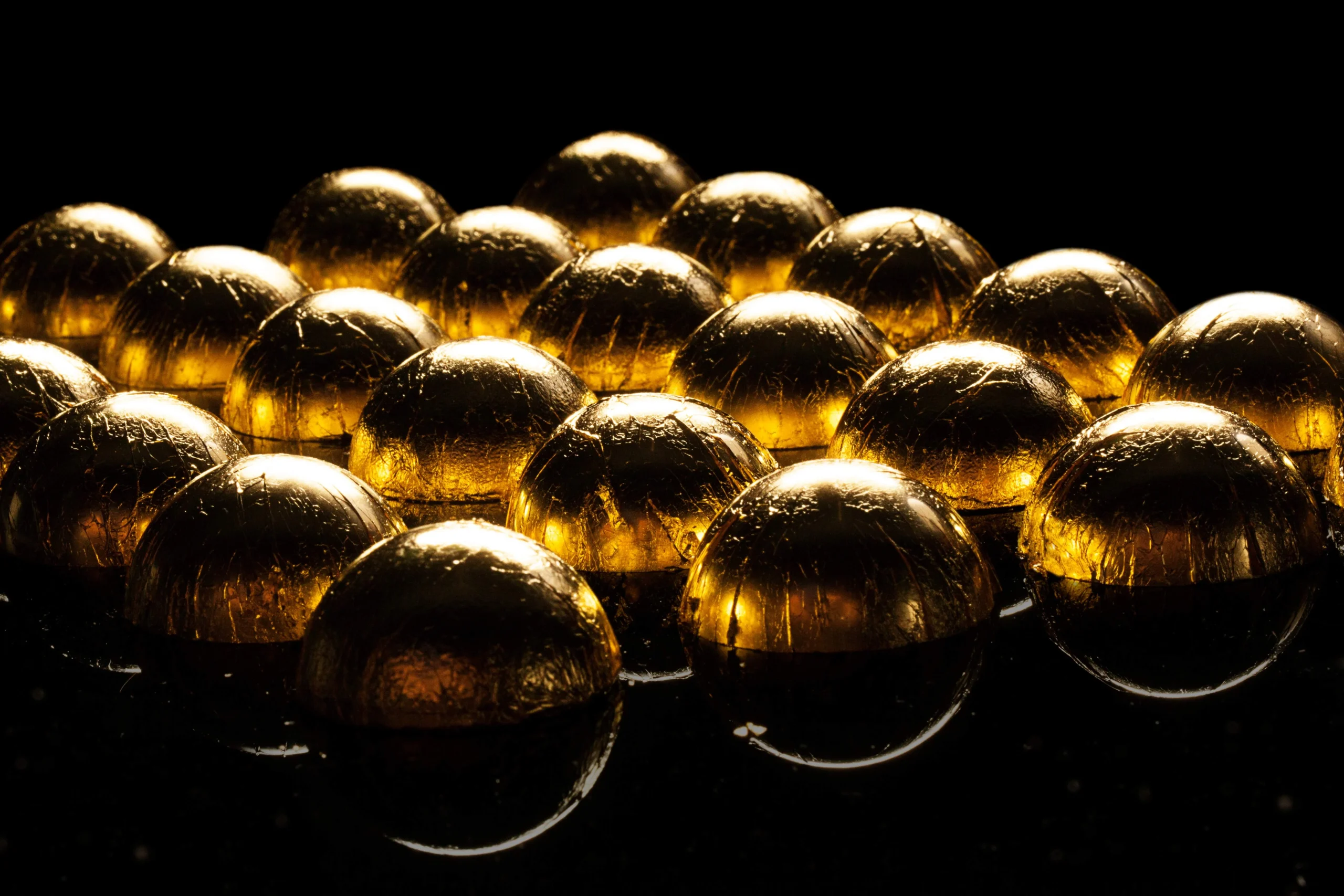 celebrar un dia especial con bombones de oro 